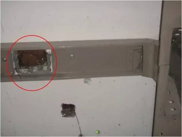 預留接線盒過渡主橋架做法